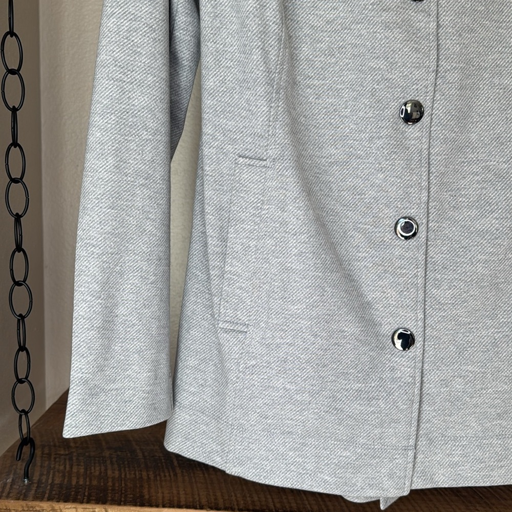 NWOT CAbi Calvary Heather Light Gray Twill
Ponte Snap Closure Jacket, M - Picture 7 of 16
